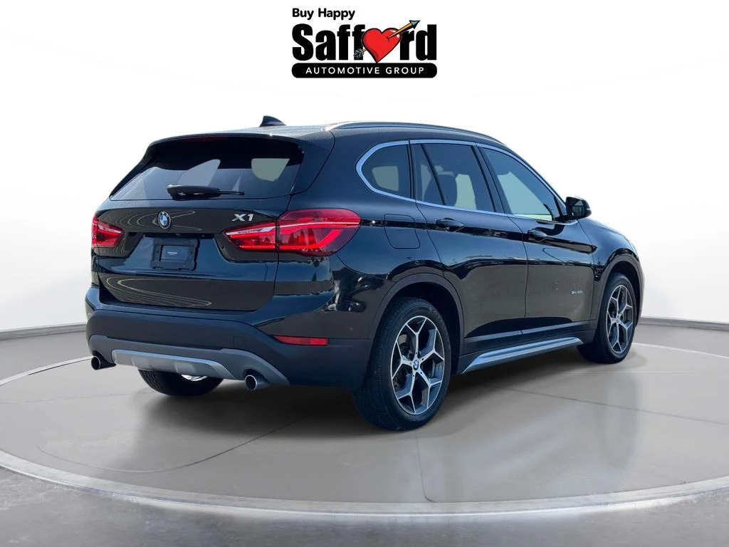 Used 2018 Black BMW sDrive28i image 9