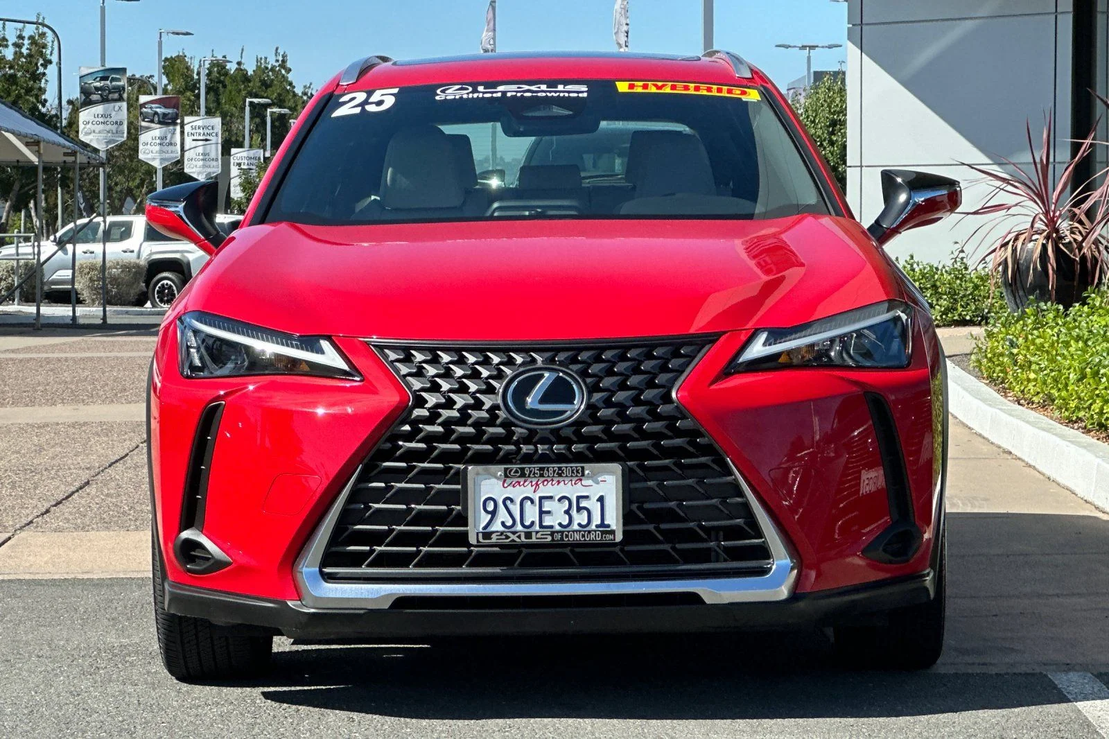 2025 Lexus UX Hybrid 300h - Photo 6