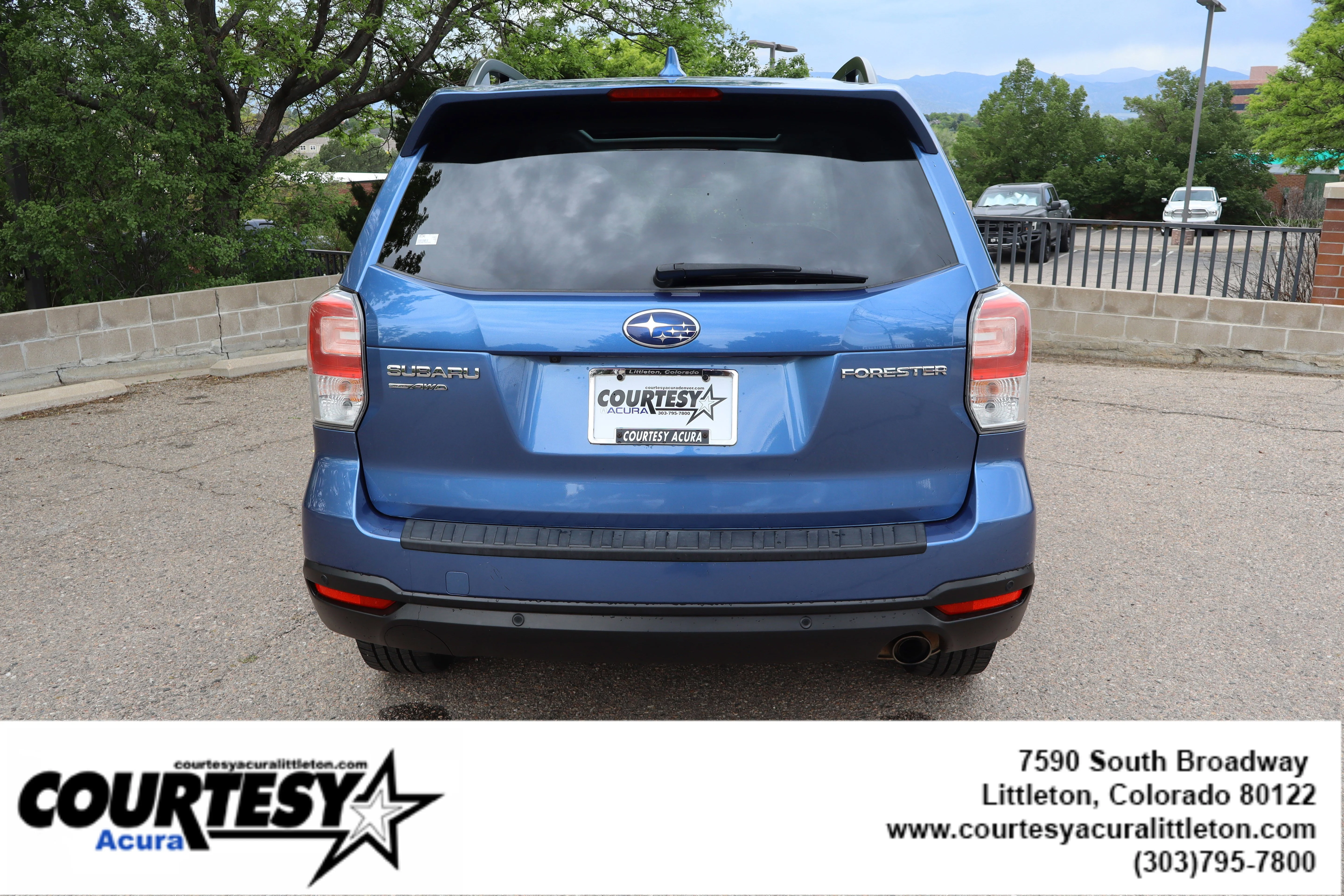 Used 2018 Quartz Blue Pearl Subaru Touring image 5