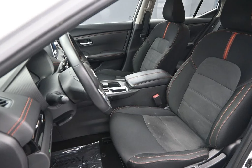 Used 2025 White Nissan SR image 19
