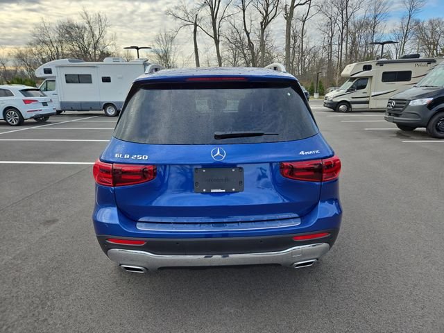 New 2026 Starling Blue Metallic Mercedes-Benz GLB250 image 4