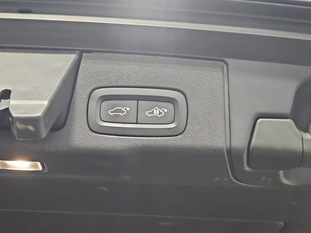 Used 2022 Brown Volvo T8 Inscription image 16
