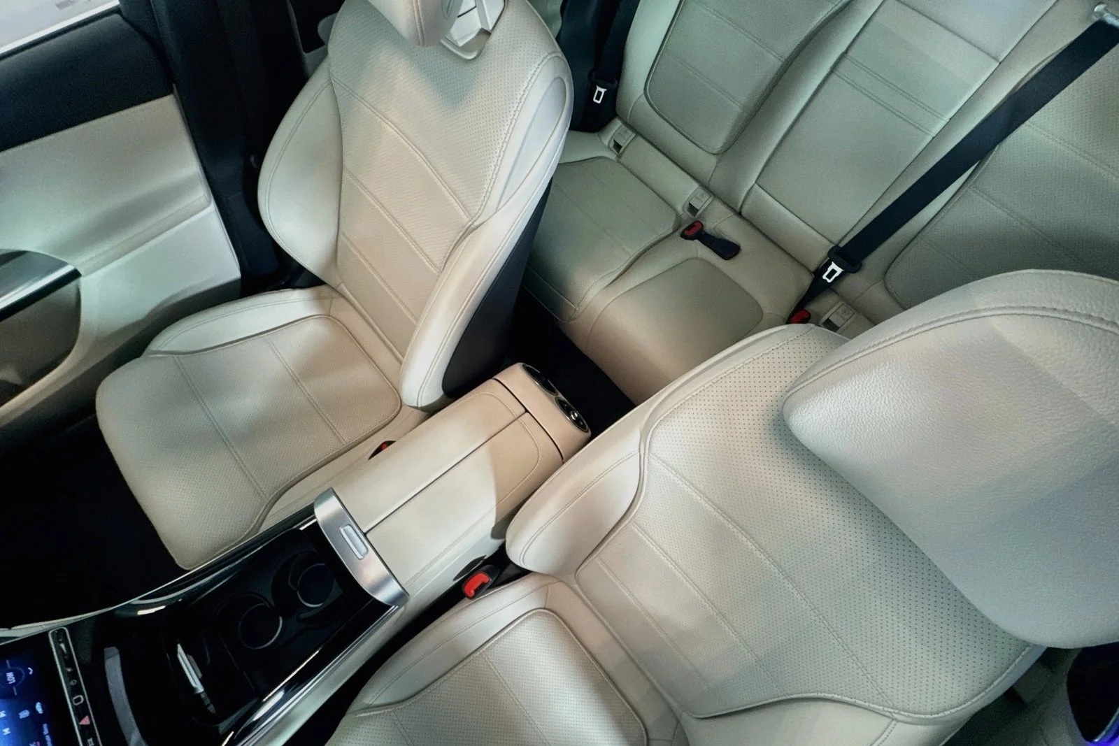 Used 2026 Polar White Mercedes-Benz GLC 300 image 20