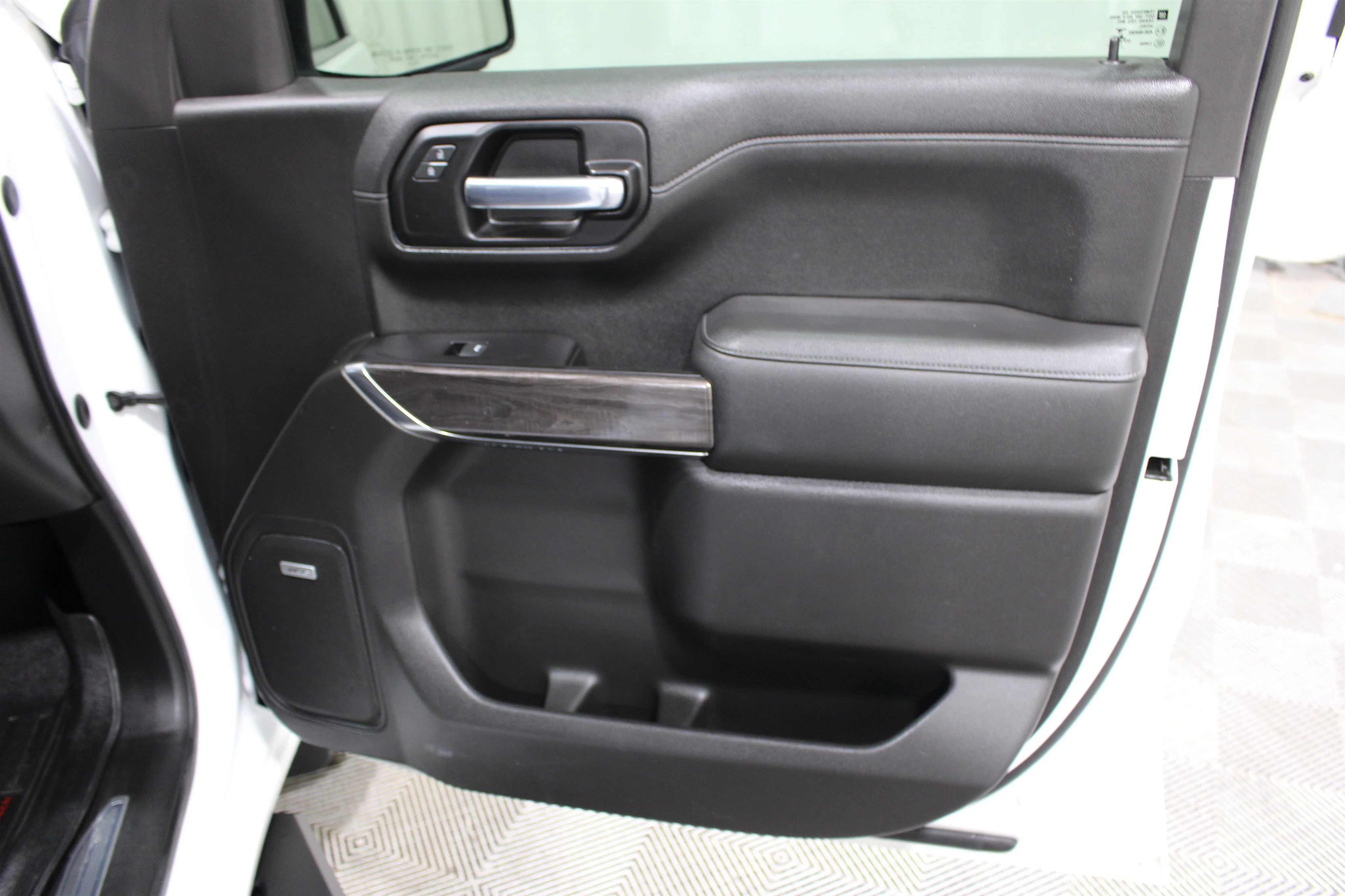 2020 Chevrolet Silverado 1500 LTZ - Photo 26