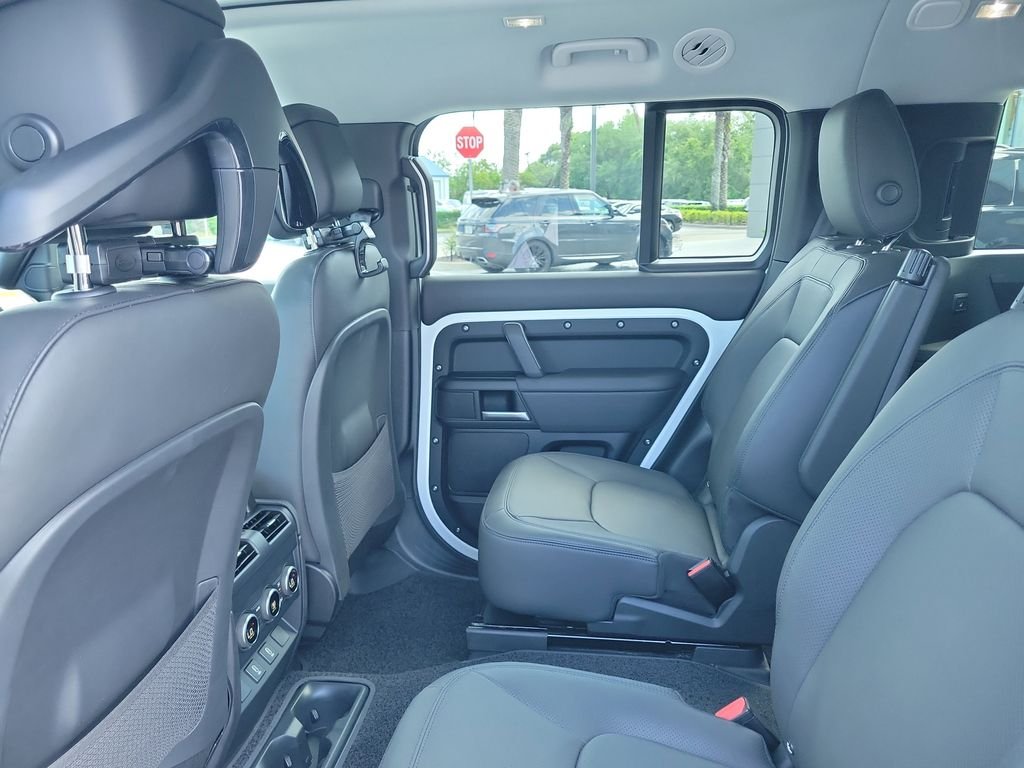 New 2026 Fuji White Land Rover S image 16