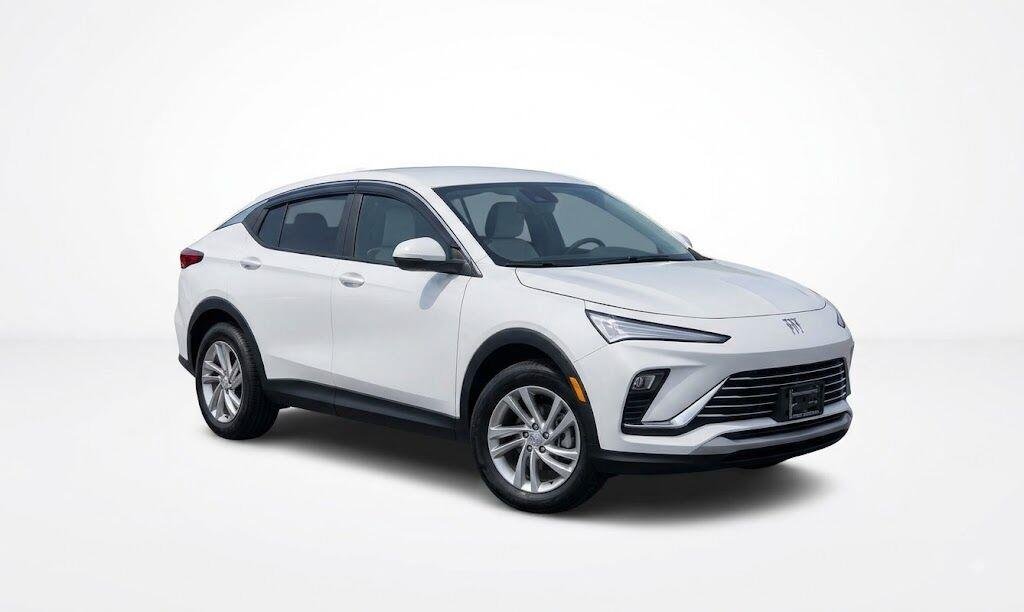Used 2024 Summit White Buick Preferred image 1