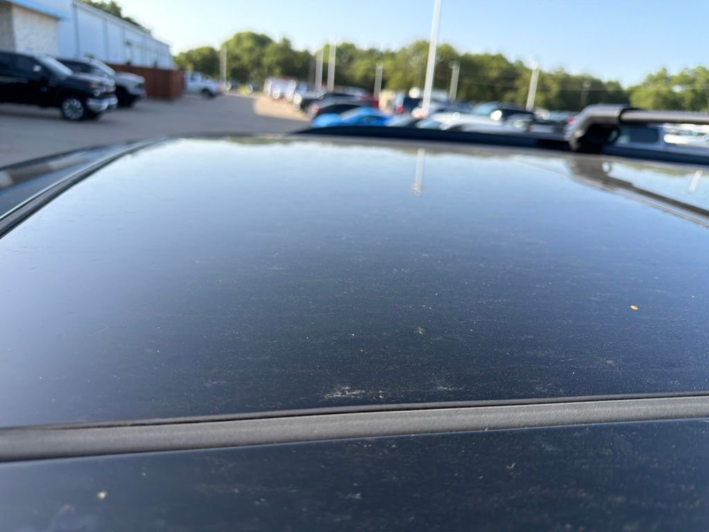 Used 2022 Black Chevrolet Z71 image 7