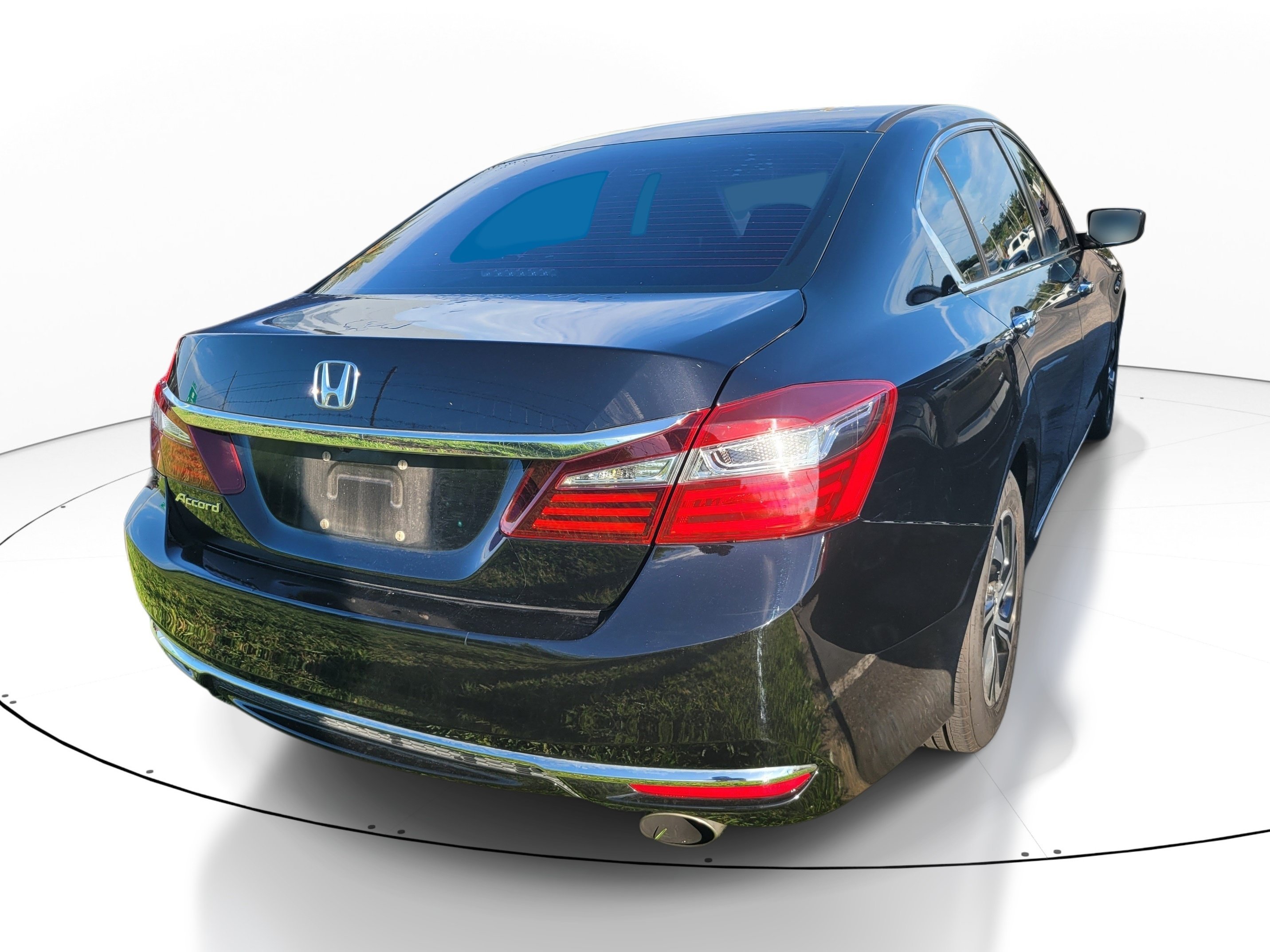 Used 2016  Honda LX image 4