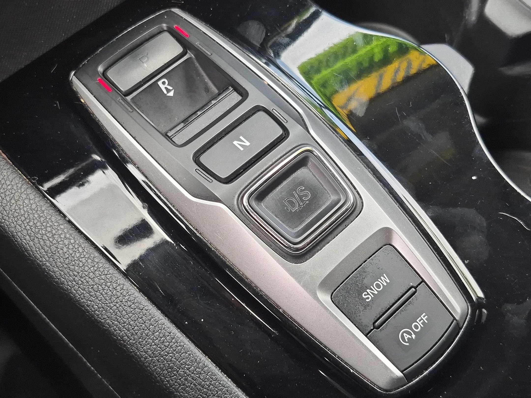 Used 2019 White Diamond Pearl Honda Touring 8-Passenger image 24