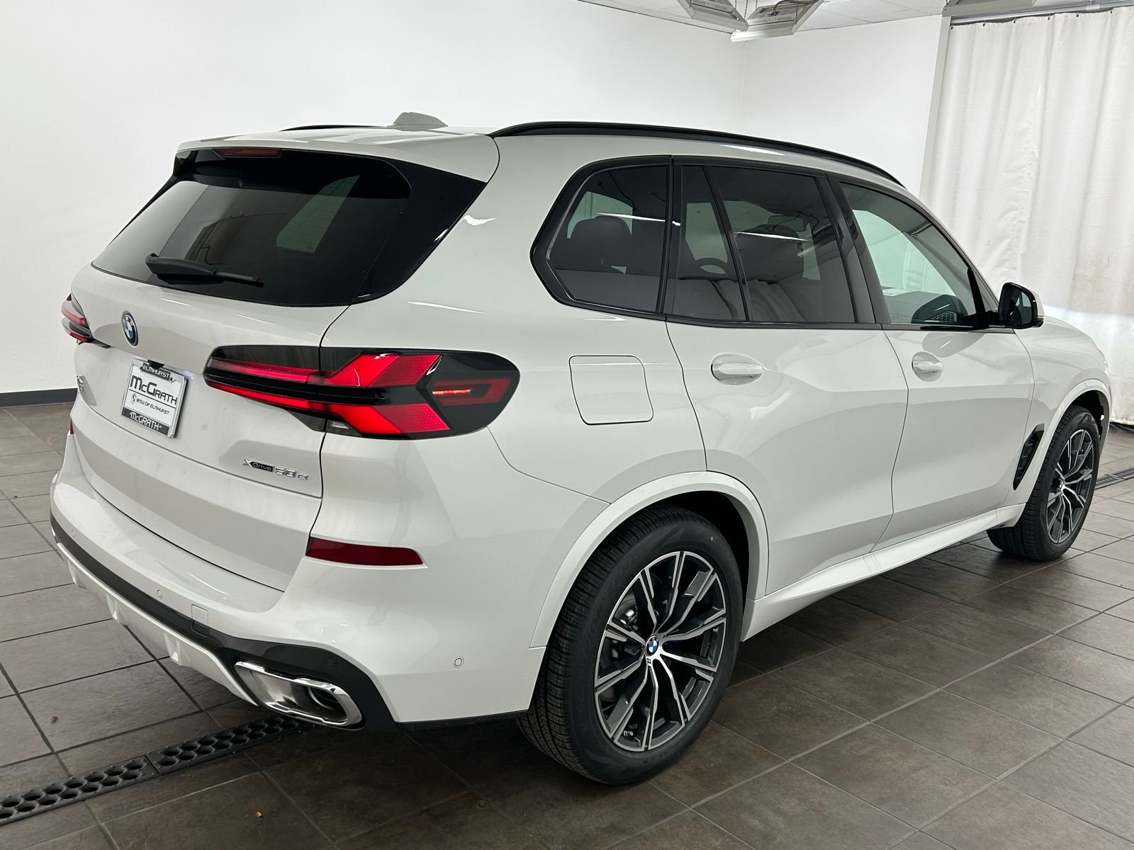 New 2026 Mineral White Metallic BMW xDrive50e image 5