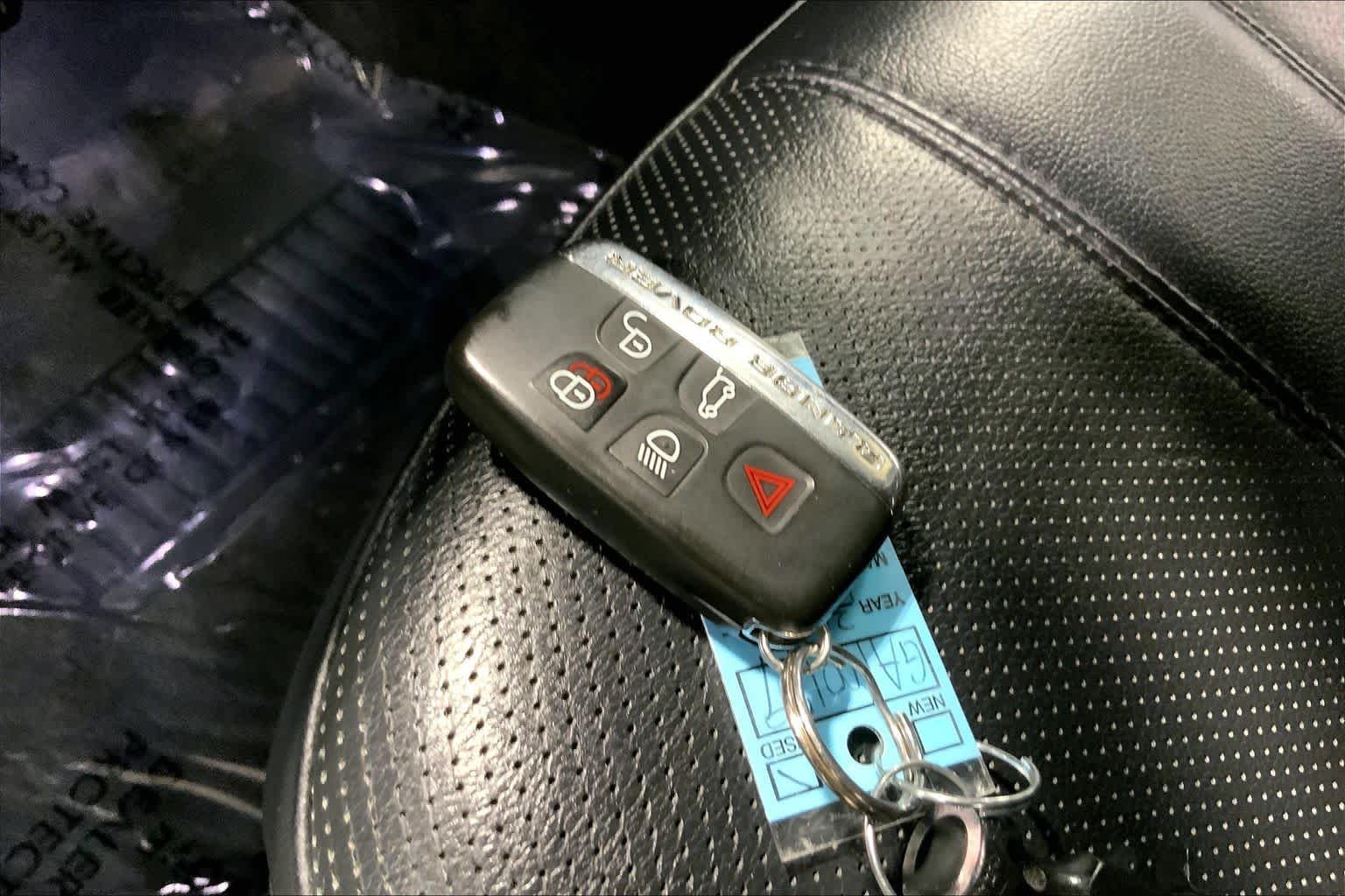 Used 2016 Indus Silver Land Rover V6 SE image 15