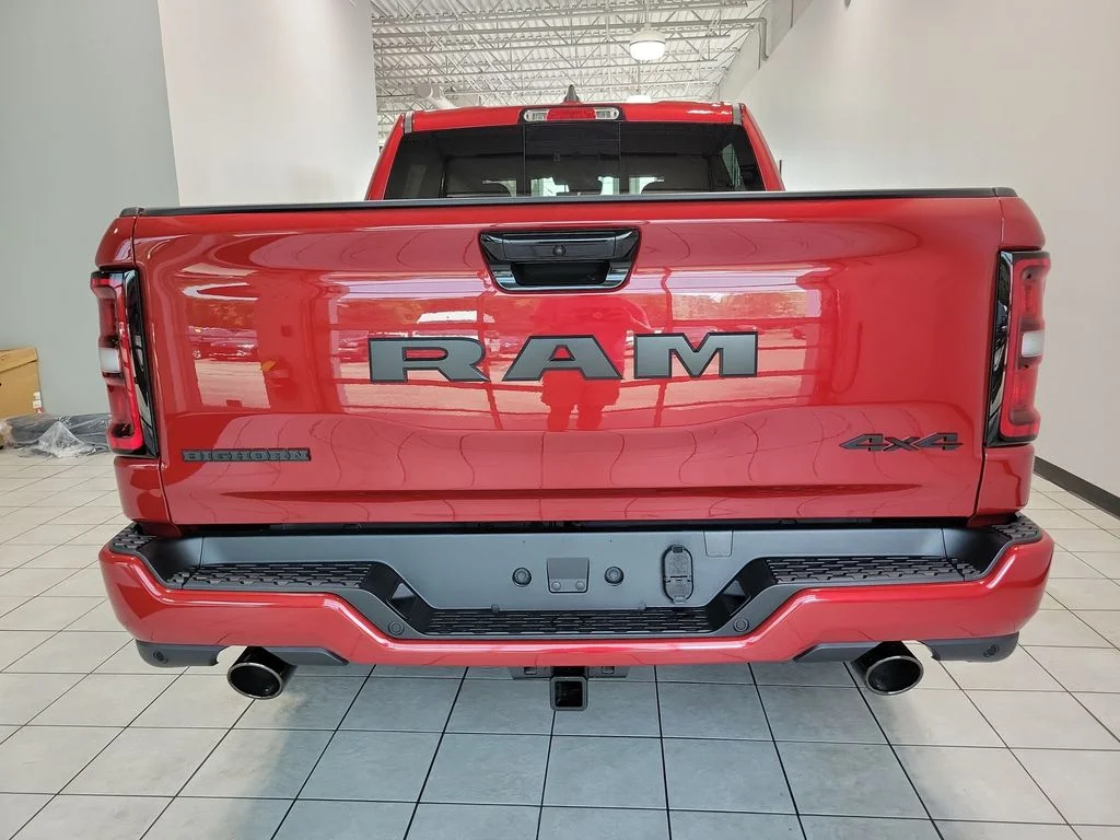 New 2026 Molten Red Pearl-Coat Exterior Paint RAM Big Horn/Lone Star image 6