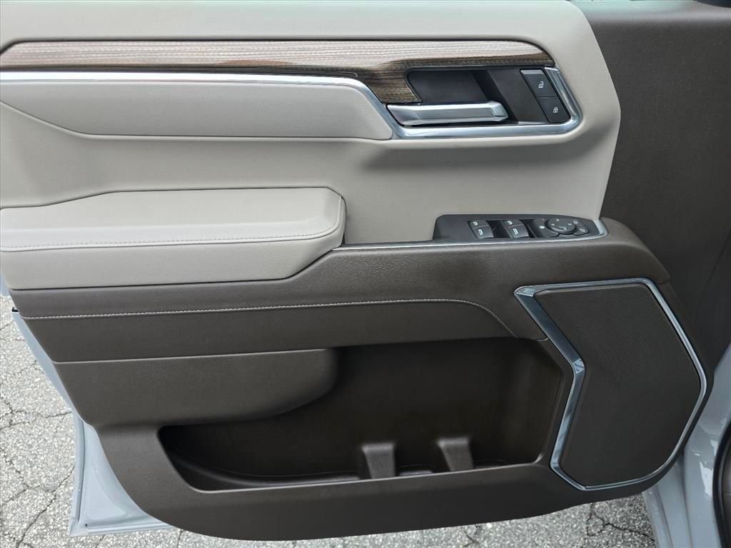 Used 2024 Gray Chevrolet RST image 9