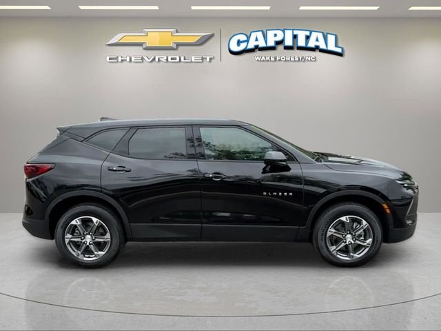 Used 2025 Black Chevrolet LT image 7
