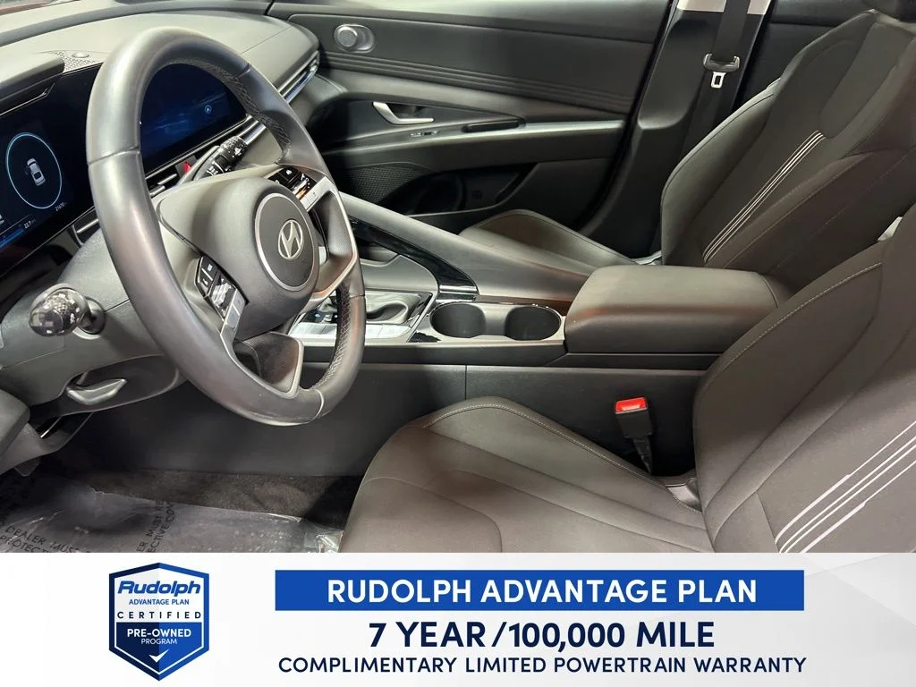 Used 2025 Red Hyundai SEL Convenience image 10
