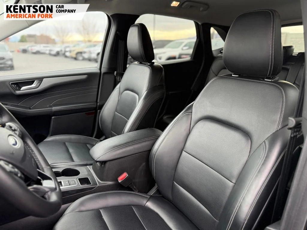 Used 2025 Black Ford Platinum image 33