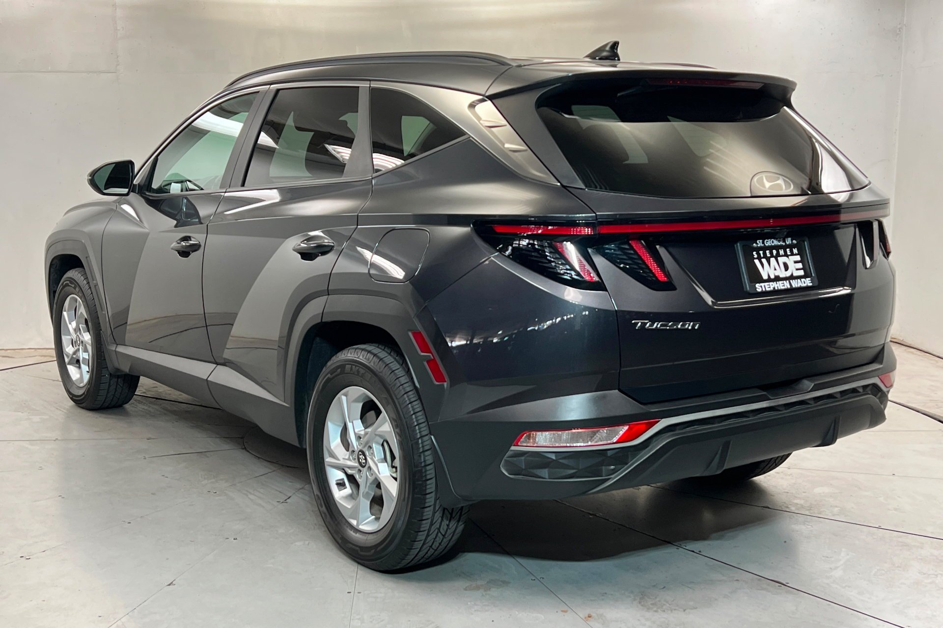 Used 2022 Portofino Gray Hyundai SEL image 3