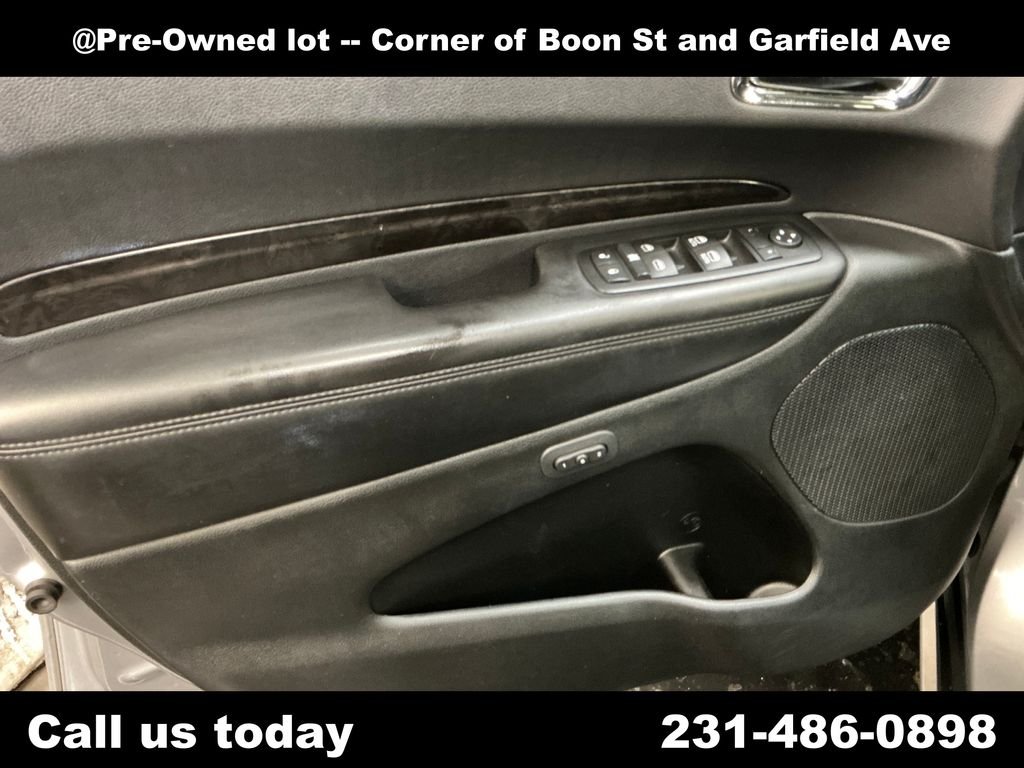 Used 2015 Silver Dodge Limited image 15