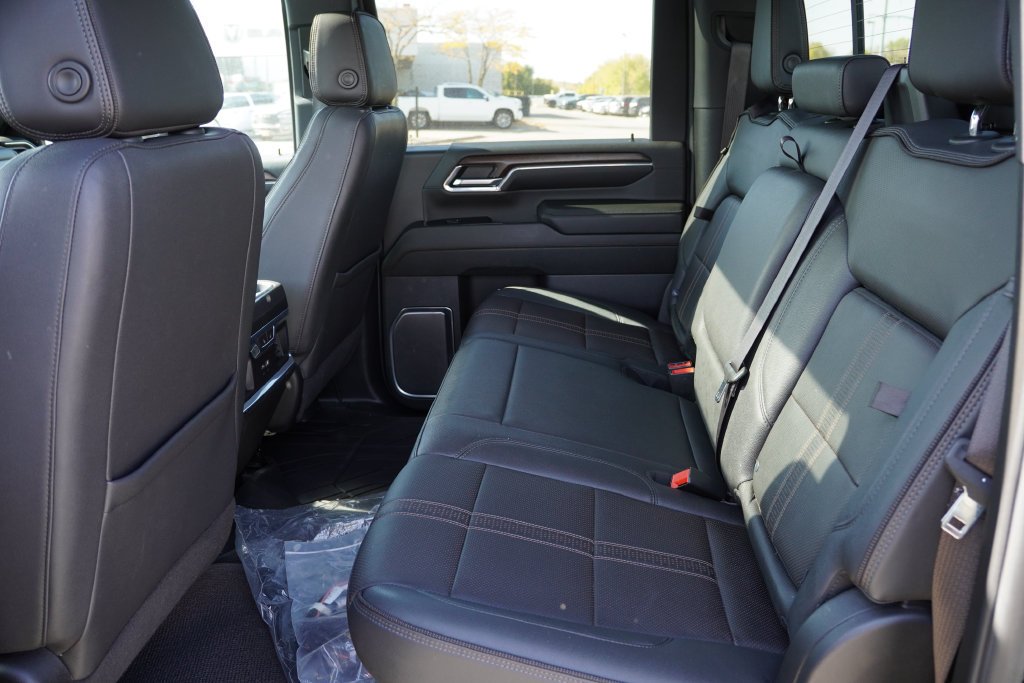 2024 Chevrolet Silverado 3500HD High Country - Photo 18