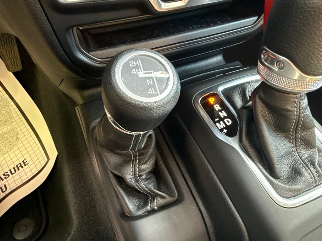 Used 2024 Green Jeep Sport S image 33