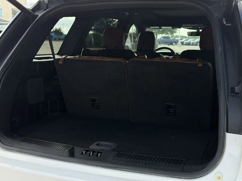 Used 2023 White Lincoln Reserve image 30