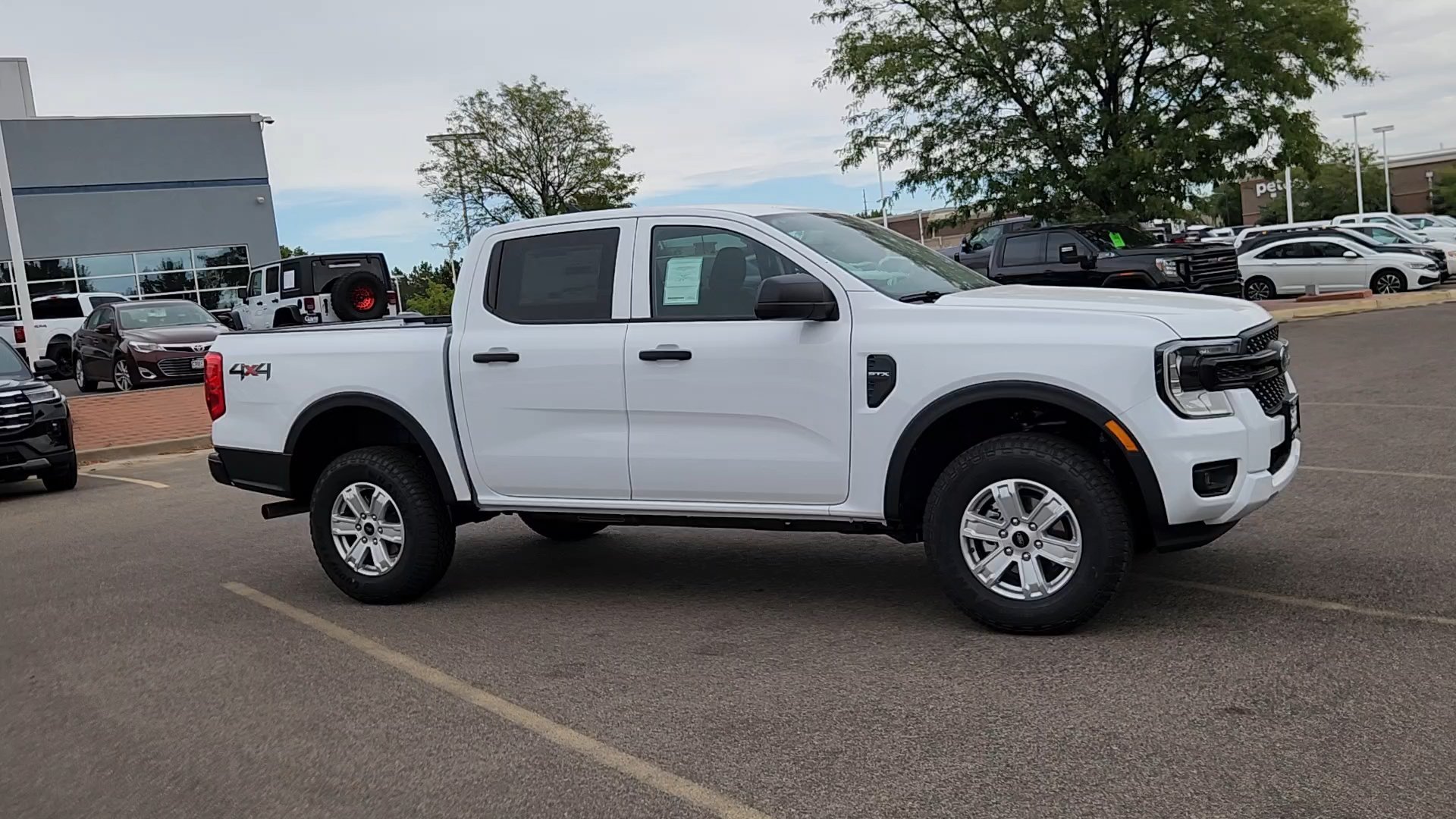 New 2026 Oxford White Ford XL image 9