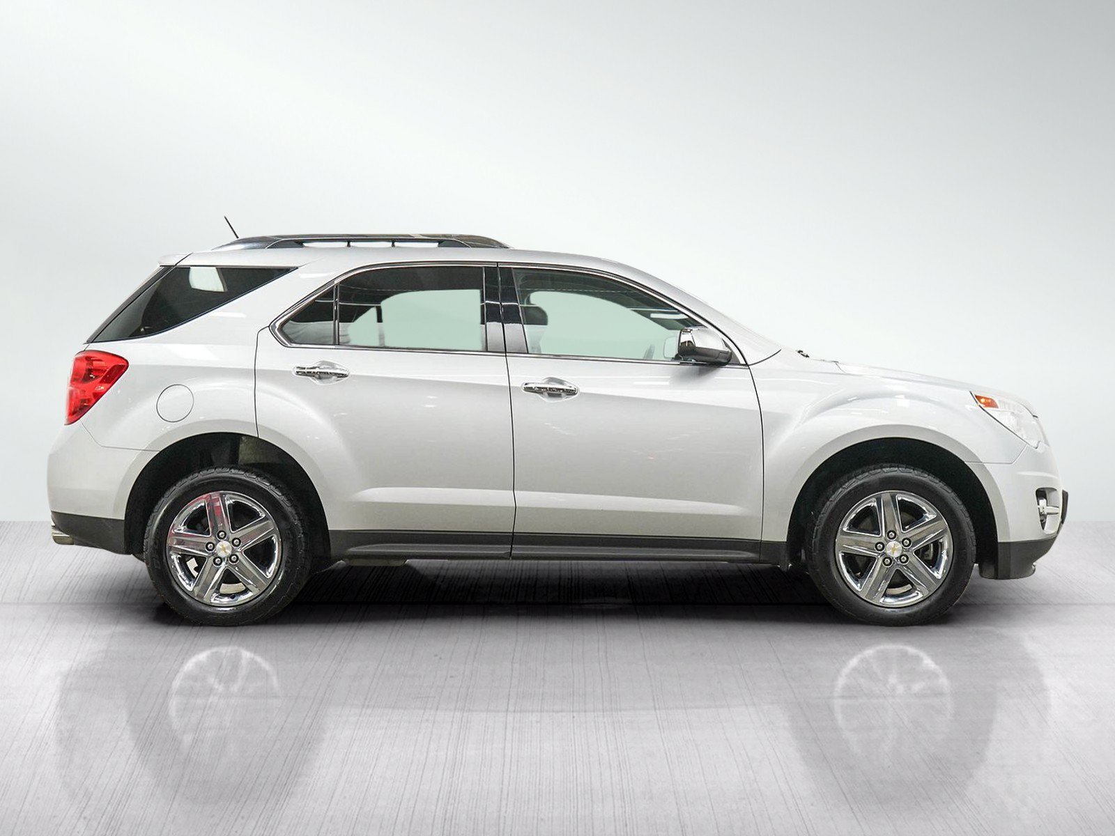 Used 2015 Silver Ice Metallic Chevrolet Ltz image 6