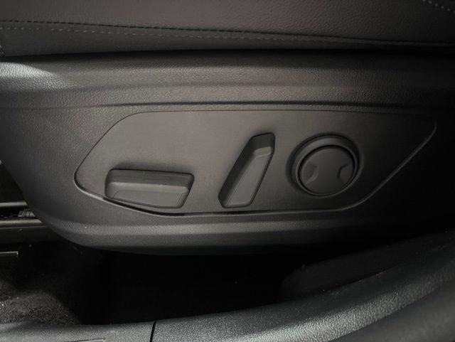 New 2026 Silver Hyundai SEL Premium AWD image 8