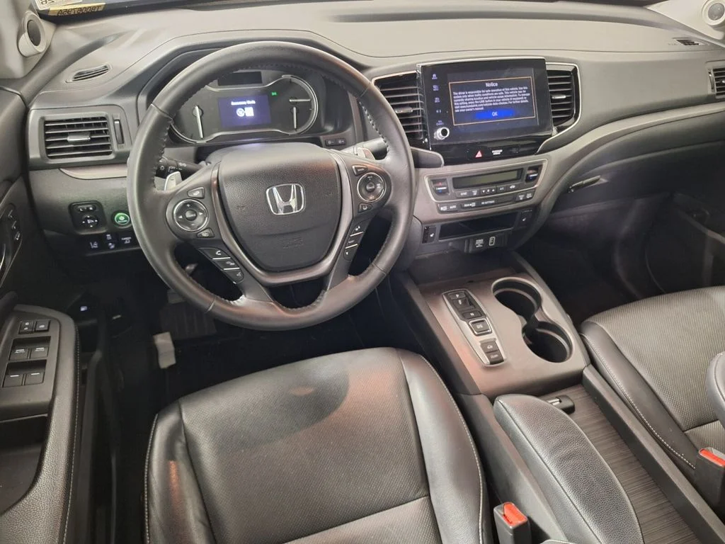 Certified Used 2023 Lunar Silver Metallic Honda AWD RTL image 11