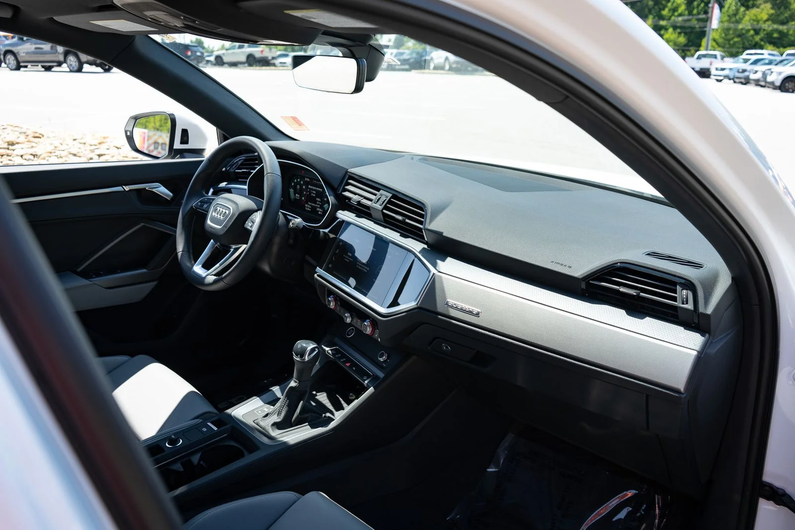 Used 2025 Arkona White Audi Premium image 22