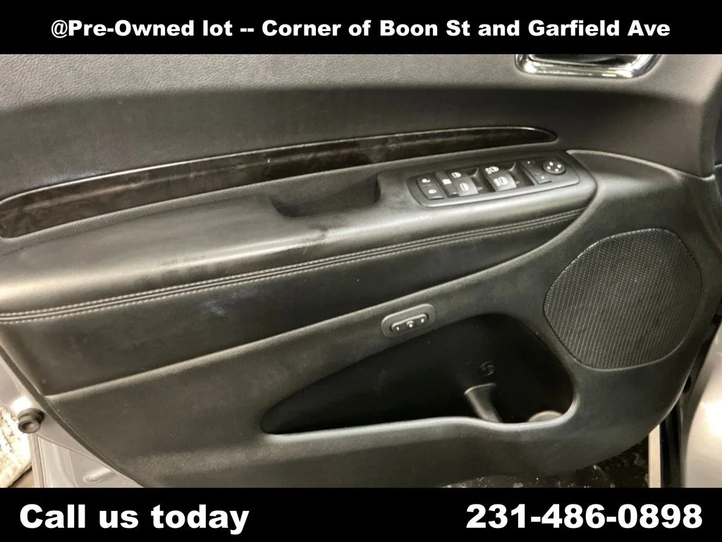 Used 2015 Silver Dodge Limited image 15