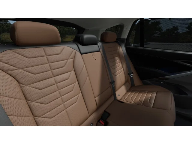 New 2027 Vancouver Green Metallic BMW 40 xDrive image 12