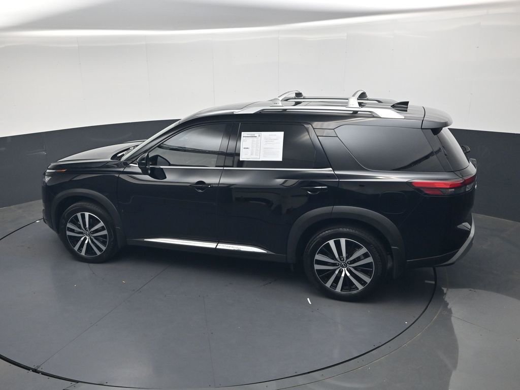 Used 2025 Black Nissan Platinum image 32
