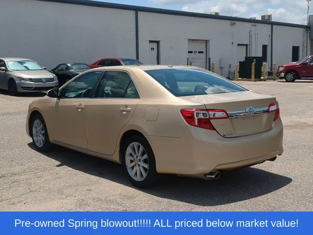 Used 2012 Beige Toyota XLE image 11