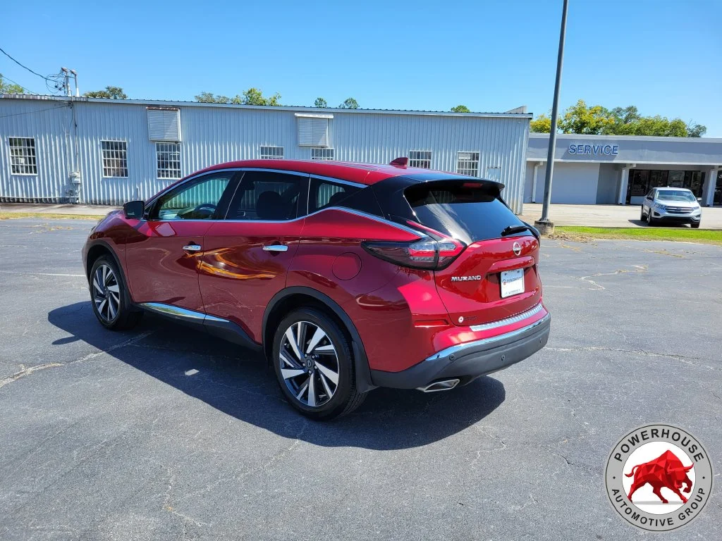 Used 2023 Red Nissan SL image 4