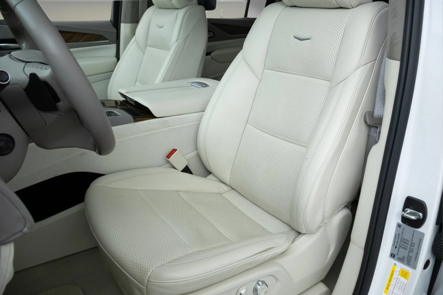 Used 2024 Crystal White Tricoat Cadillac Sport Platinum image 13