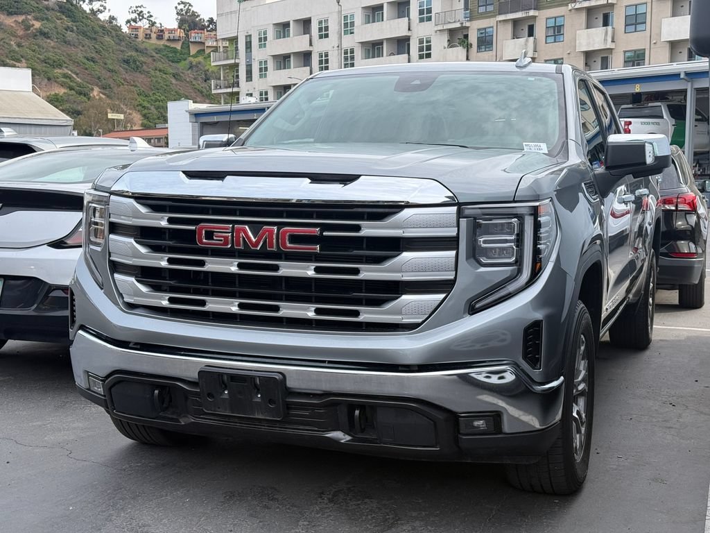 Used 2025 Sterling Metallic GMC SLT image 20