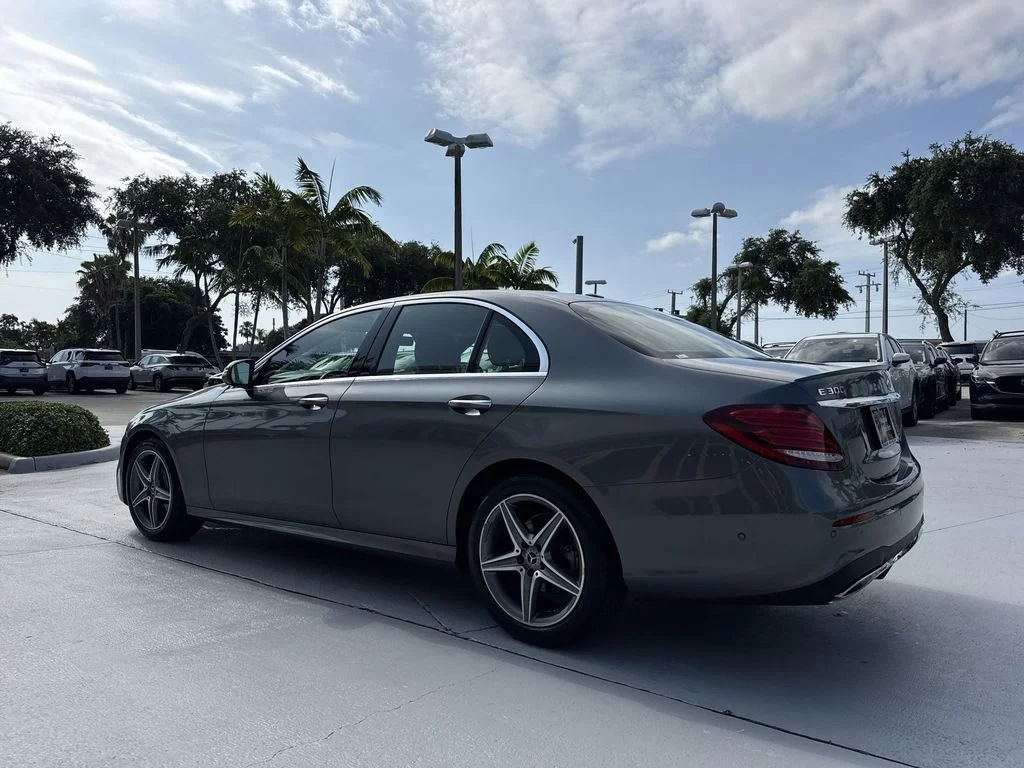 Used 2018 Selenite Gray Metallic Mercedes-Benz E 300 4MATIC® image 26