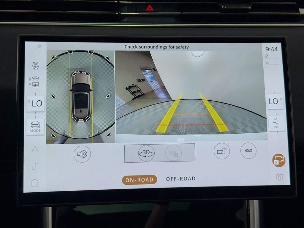 New 2025 Fuji White Land Rover SE image 15