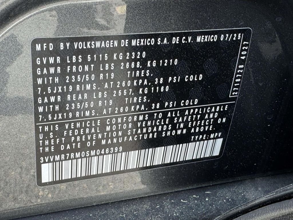 2025 Volkswagen Tiguan SE - Photo 31
