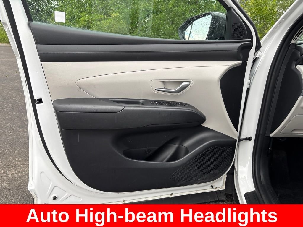 Used 2025 White Hyundai SEL image 14