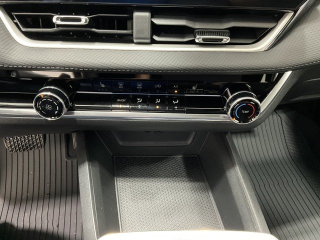 New 2027 Mosaic Black Metallic Chevrolet LT image 31