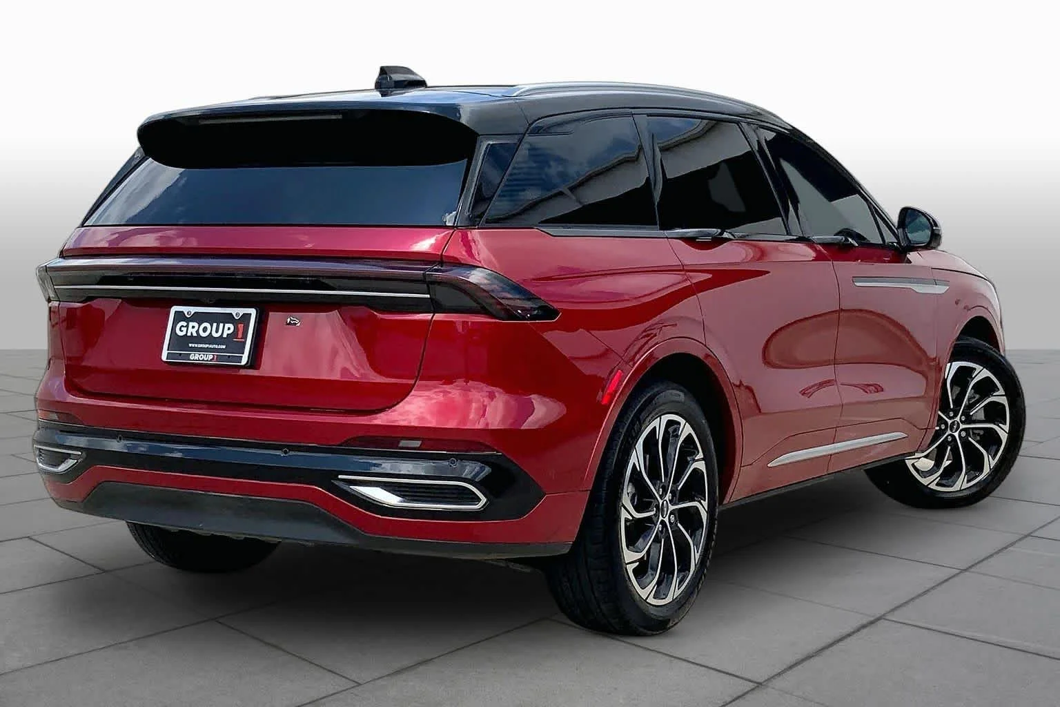 Used 2024 Red Carpet Metallic Tinted Clearcoat Lincoln Reserve image 13