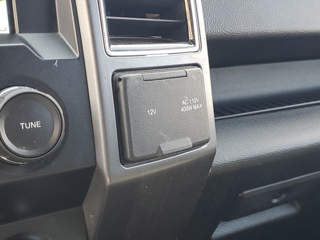Used 2019 Black Metallic Ford XLT image 28
