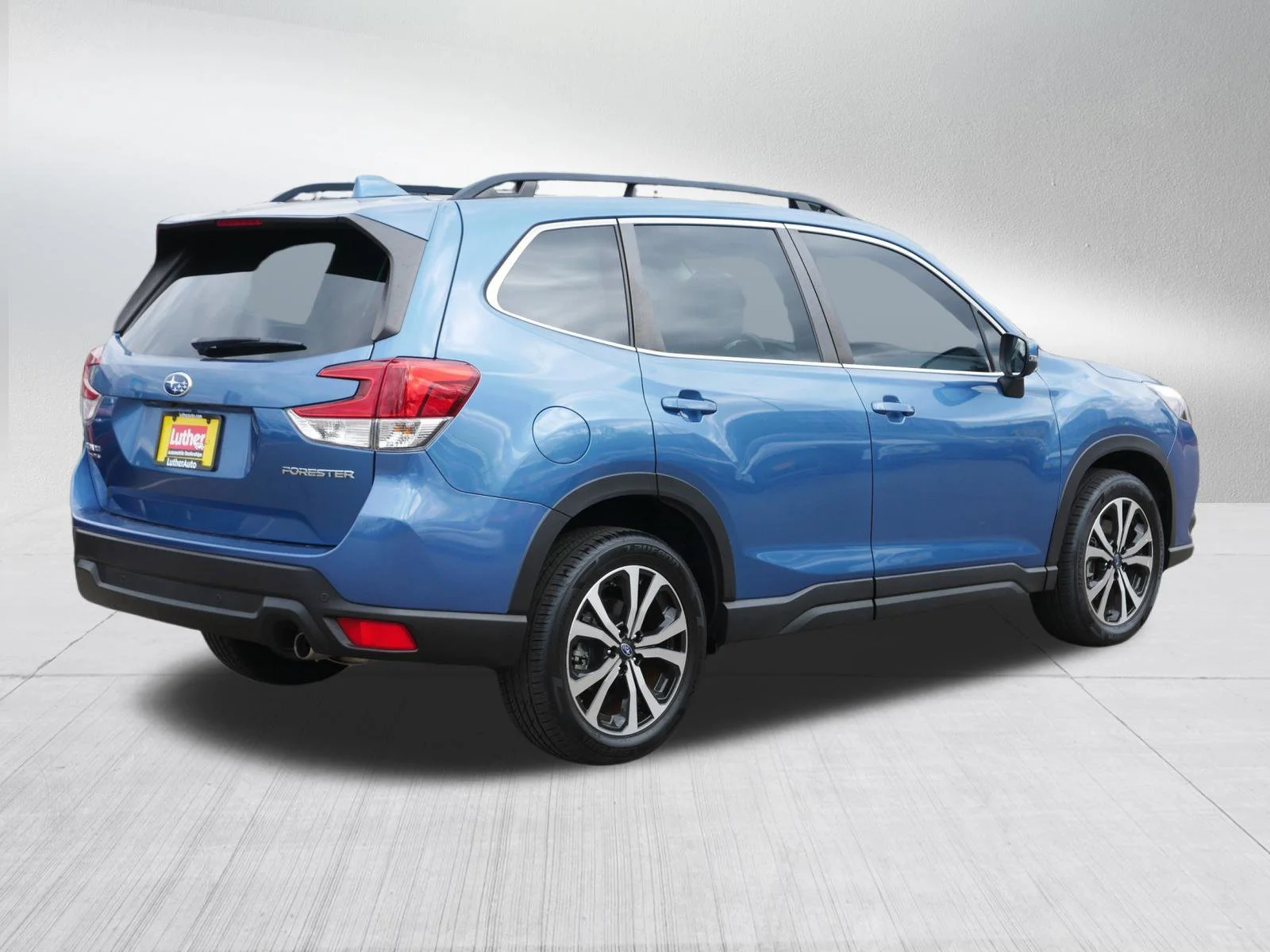 Used 2023 Horizon Blue Pearl Subaru Limited image 7