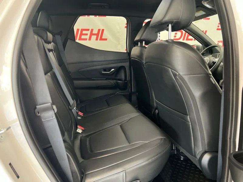 Used 2025 White Hyundai SEL image 10