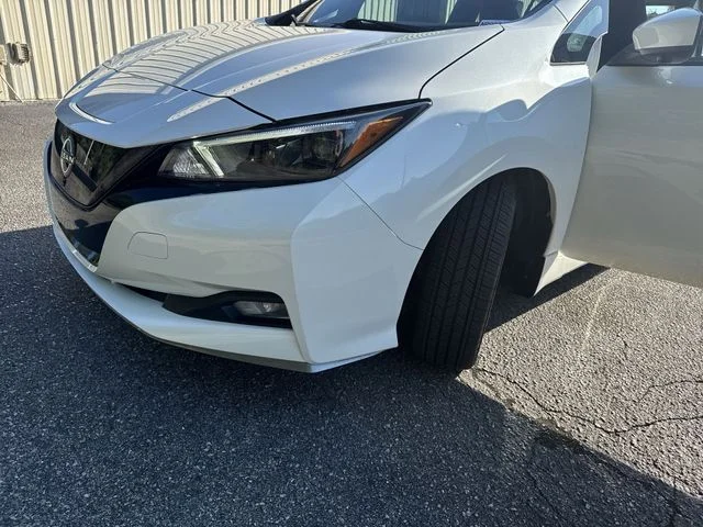 Used 2024 White Nissan SV Plus image 31