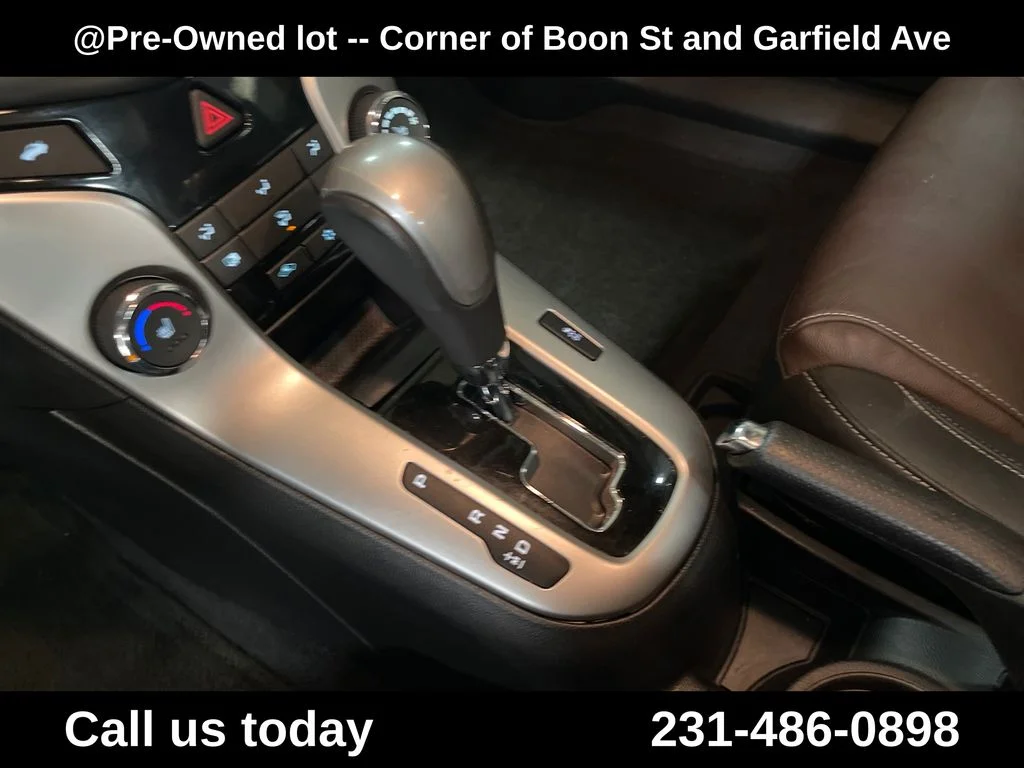 Used 2015 Silver Chevrolet 2LT image 25