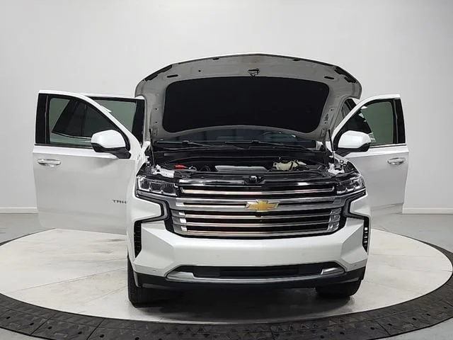 Used 2023 Iridescent Pearl Tricoat Chevrolet High Country image 10