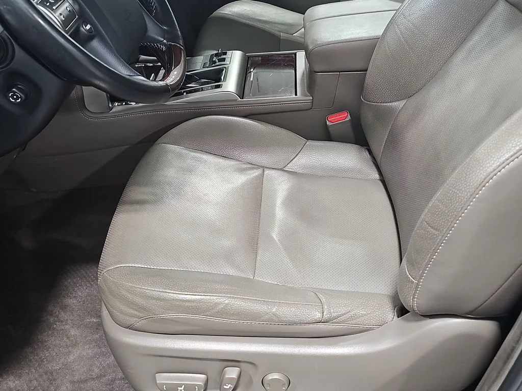 Used 2017 Black Lexus 460 image 29
